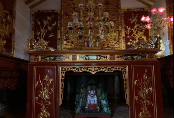 Nỗi niềm của người chồng có vợ là cô đồng: Làm thế nào để cân bằng giữa tâm linh và đời thực?